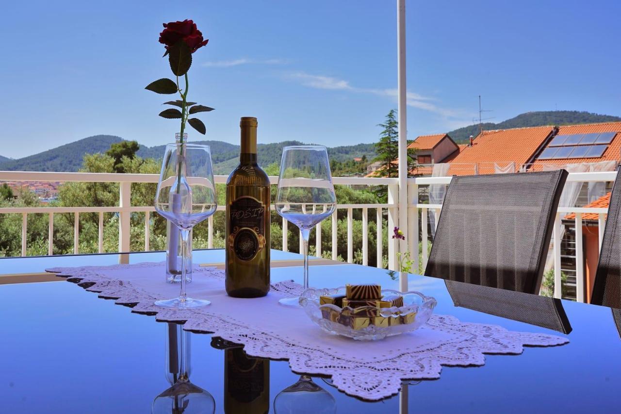 Apartman Tessa Vela Luka Exterior foto