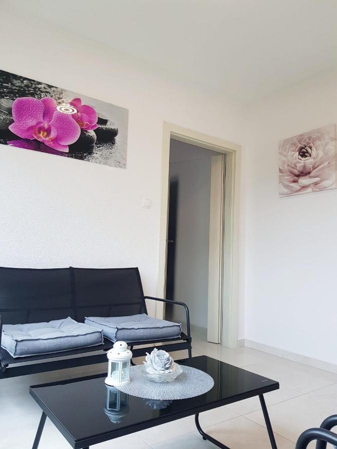 Apartman Tessa Vela Luka Exterior foto